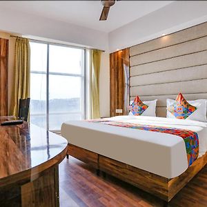 Fabexpress Kapashera Residency Near Igi Airport New Delhi